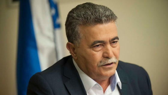 The Pressure is on Labor Party Chairman Peretz to Join Netanyahu’s Coalition