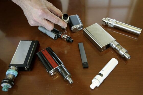 US Vaping Illness Count Jumps To 805, Deaths Rise To 13