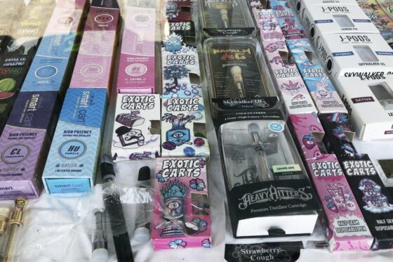 US Vaping Illnesses Top 1,000; Death Count Is Up To 18