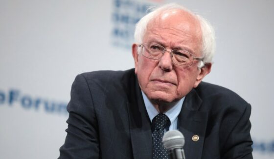  Bernie Sanders Hospitalized, Undergoes Emergency Cardiac Surgery, Cancels Events Until Further Notice