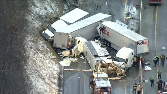 Pennsylvania Turnpike Accident: At Least 5 Dead 60 injured ile ilgili görsel sonucu