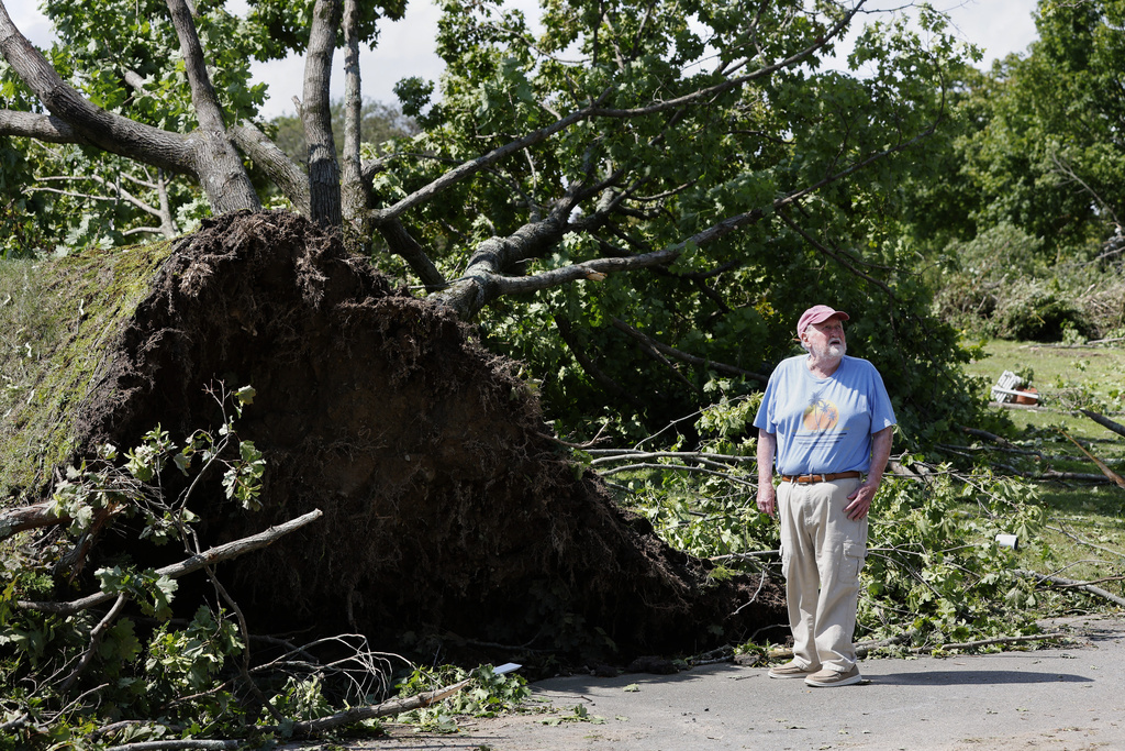 Rare New England Tornado Tosses Car Off A Highway - The Yeshiva World